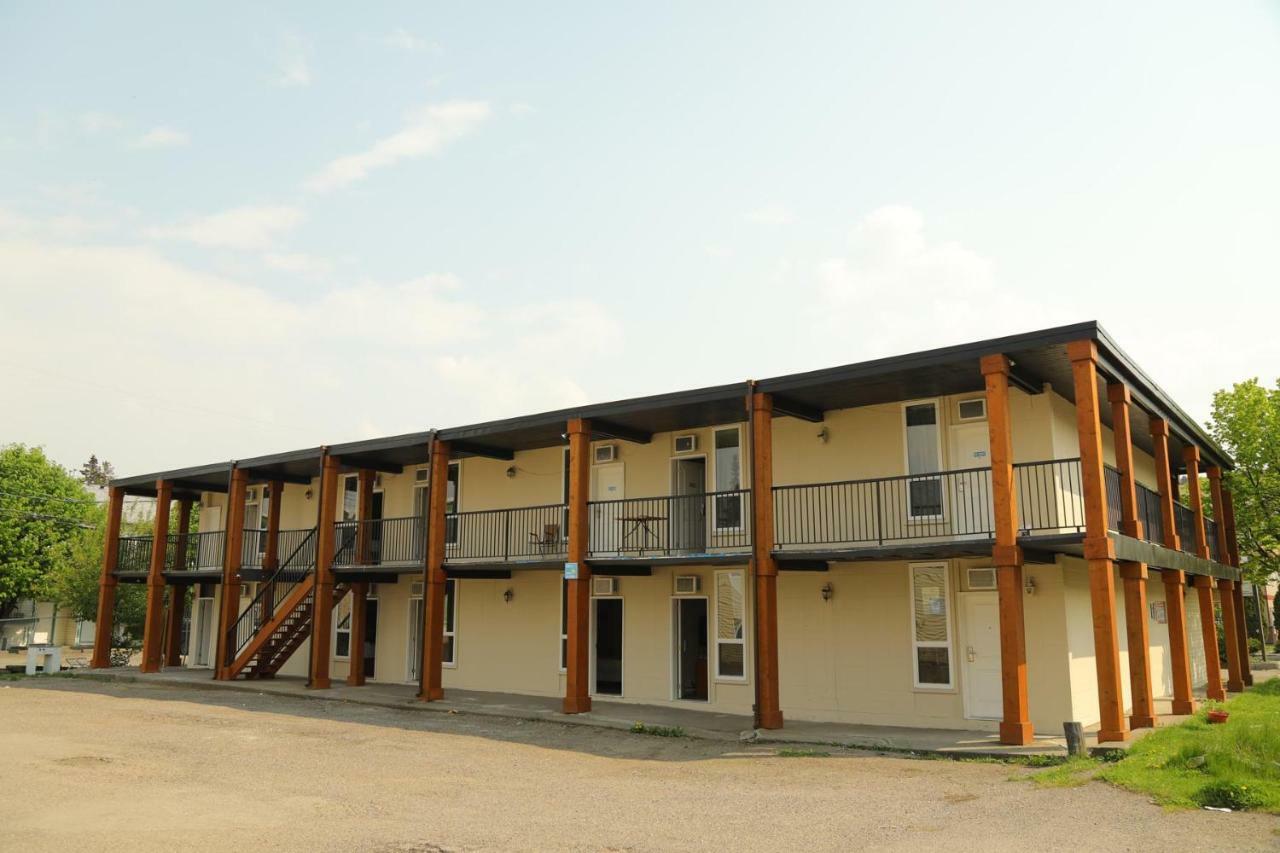 Fraser Inn Принс-Джордж Экстерьер фото